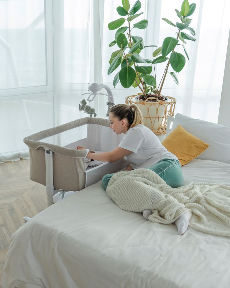 Patut leagan electric Carrello Bloom Cream Beige 85x50 cm cu senzor de miscare telecomanda 7 moduri de leganare 5
